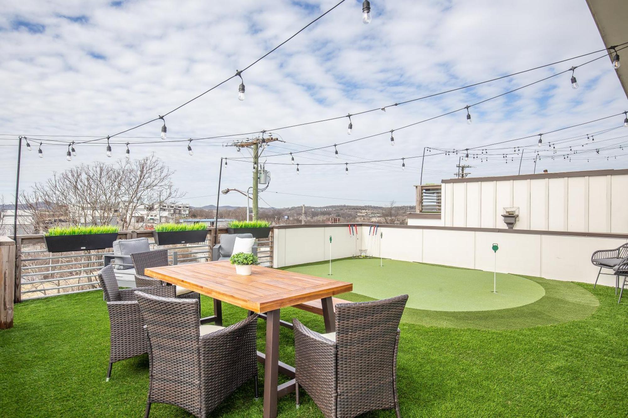 Whiskey House With Rooftop Golf, City Views! 8Min To Downtown! Sleeps 9! Nashville Exterior foto